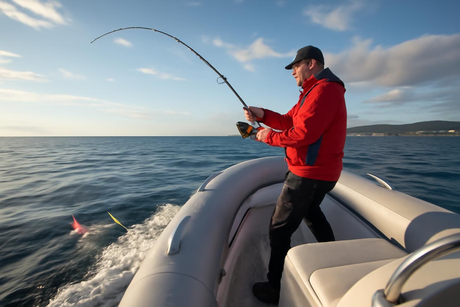 découvrez les techniques, conseils et astuces indispensables pour réussir la pêche à la traîne et capturer vos poissons préférés avec efficacité.